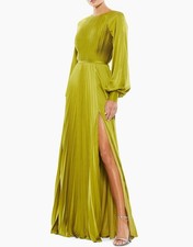NWT Ieena For Mac Duggal Green Pleated High Neck Raglan Long Sleeve Gown Sz 2