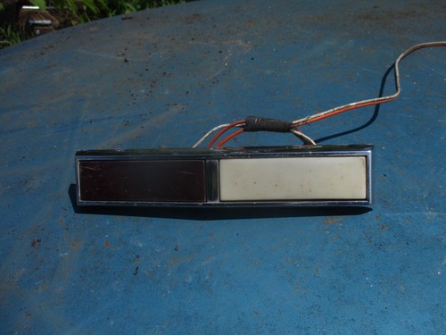 1970 Oldsmobile Toronado RH door panel light assembly
