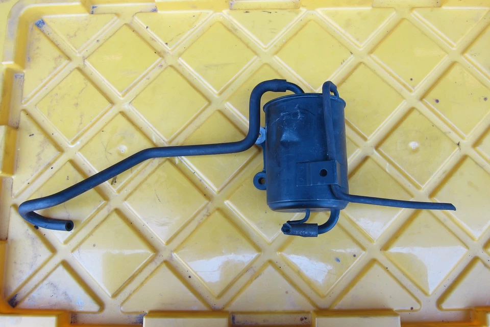 2015 HONDA VT750 C2B PHANTOM EMISSIONS CANISTER - Imagem 2 de 4