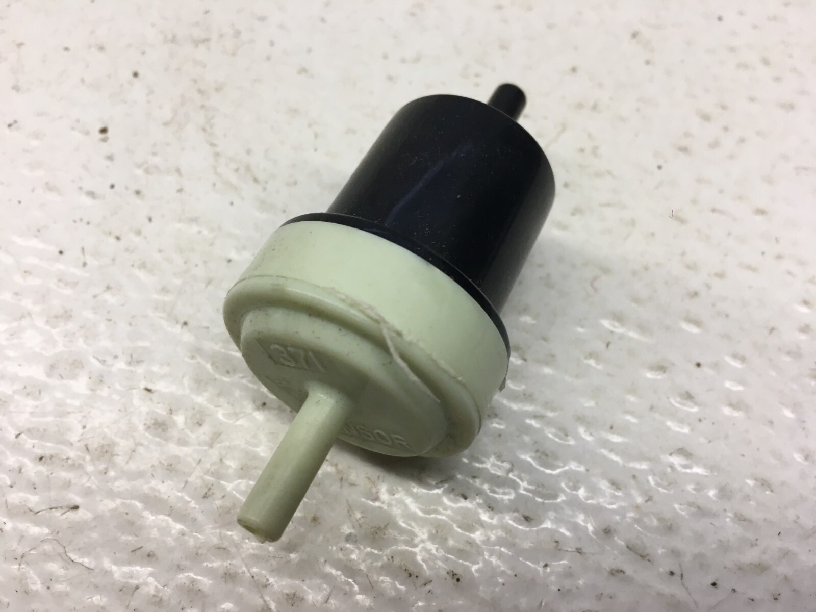 Mopar Carburetor Air Cleaner Delay Vacuum Valve Sensor 225 CID 4104371