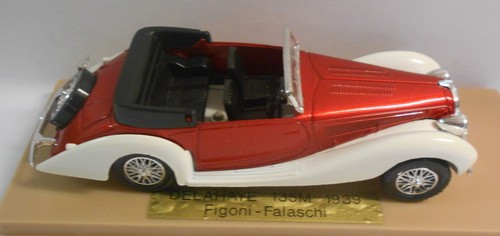 Solido 1/43 Scale Metal Model - SO265 DELAHAYE 78 RED/WHITE - Picture 1 of 2