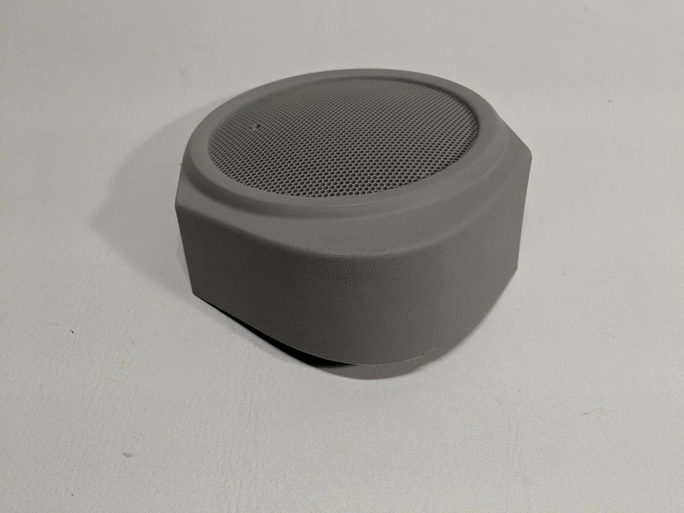 Dodge Caliber 2007 cubierta de altavoz del lado del pasajero trasero derecho OEM ROX2 Foto 2 de 3