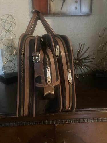 Vintage Lark Suitcase Leather Trim 3 Section, Expandable Carry-on, Weekender 21" - Picture 3 of 13