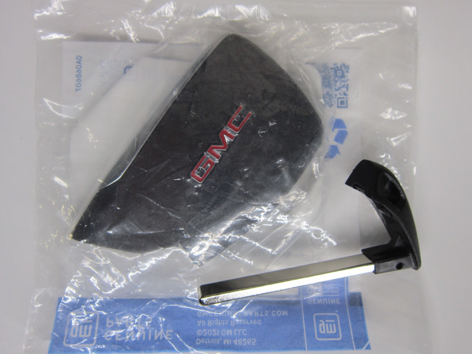 NEW OEM 2021-2025 GMC YUKON KEYLESS REMOTE SMART KEY FOB ALARM 13560220 /6 BT