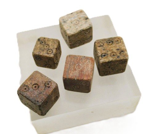 LOT OF ANCIENT ROMAN B0NE GAMING DICE CA 1ST TO 3RD CENTURY AD