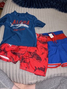 NWT Oshkosh Toddler Boys Bathing Suits And Rashguard 3-piece Set Size 3T
