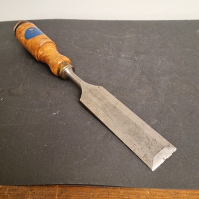 EA Berg Erik Anton Eskilstuna Sweden beveled Chisel 1 1/2'' shark brand