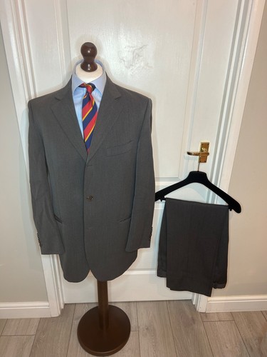 Jaeger, Vintage 100% wool made in Italy jaeger suit size 44R 36R