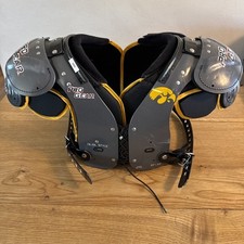 Schutt Pro Gear OL/DL Football Pro-Gear Shoulder Pad US Size XXL 21-22"