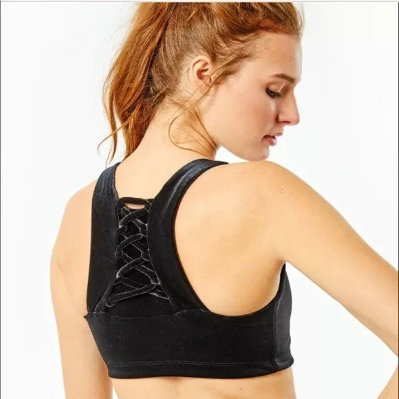 Year of ours velvet black Naomi lace up sports bra size: M