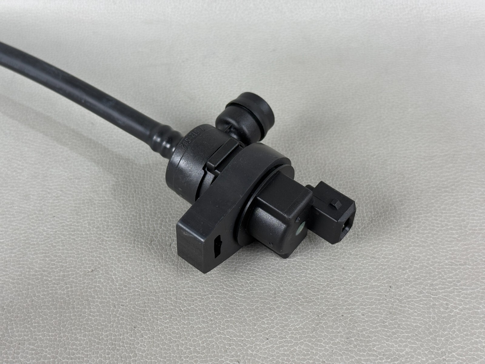 BRAND NEW! ROLLS-ROYCE PHANTOM GENUINE FUEL TANK BREATHER LINE OEM # 7513433