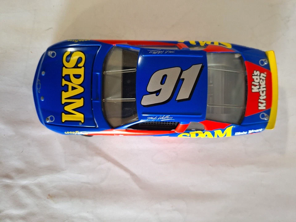 Mike Wallace # 91 SPAM Monte Carlo 1:24 die cast from Revell - Image 4 of 4