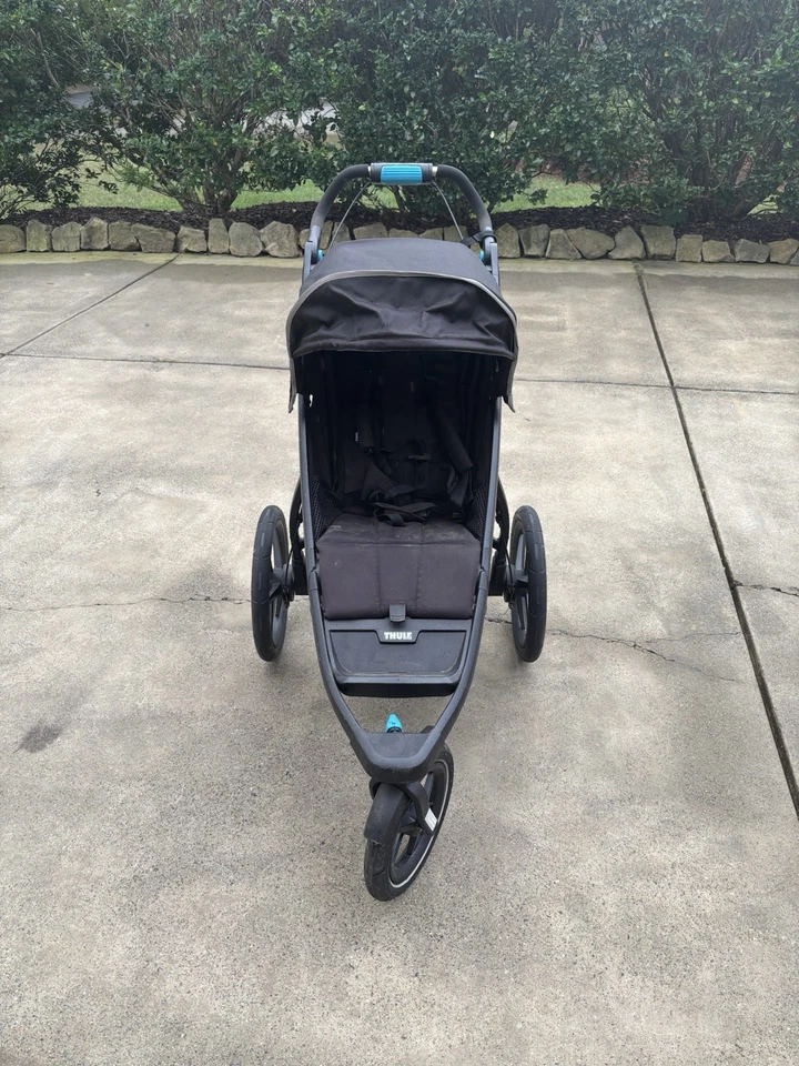 Thule Urban Glide 2 Jogger 黑色 折叠跑步婴儿推车 — 第 2/4 张图片