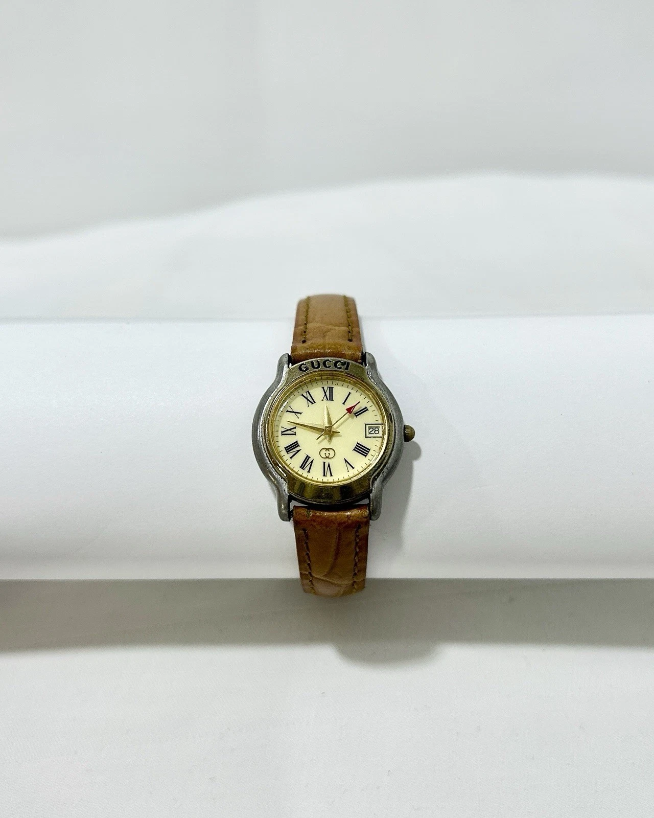 GUCCI 8200m Yellow Dial Leather Band Analog Quartz Vintage Watch W18 *TICKING