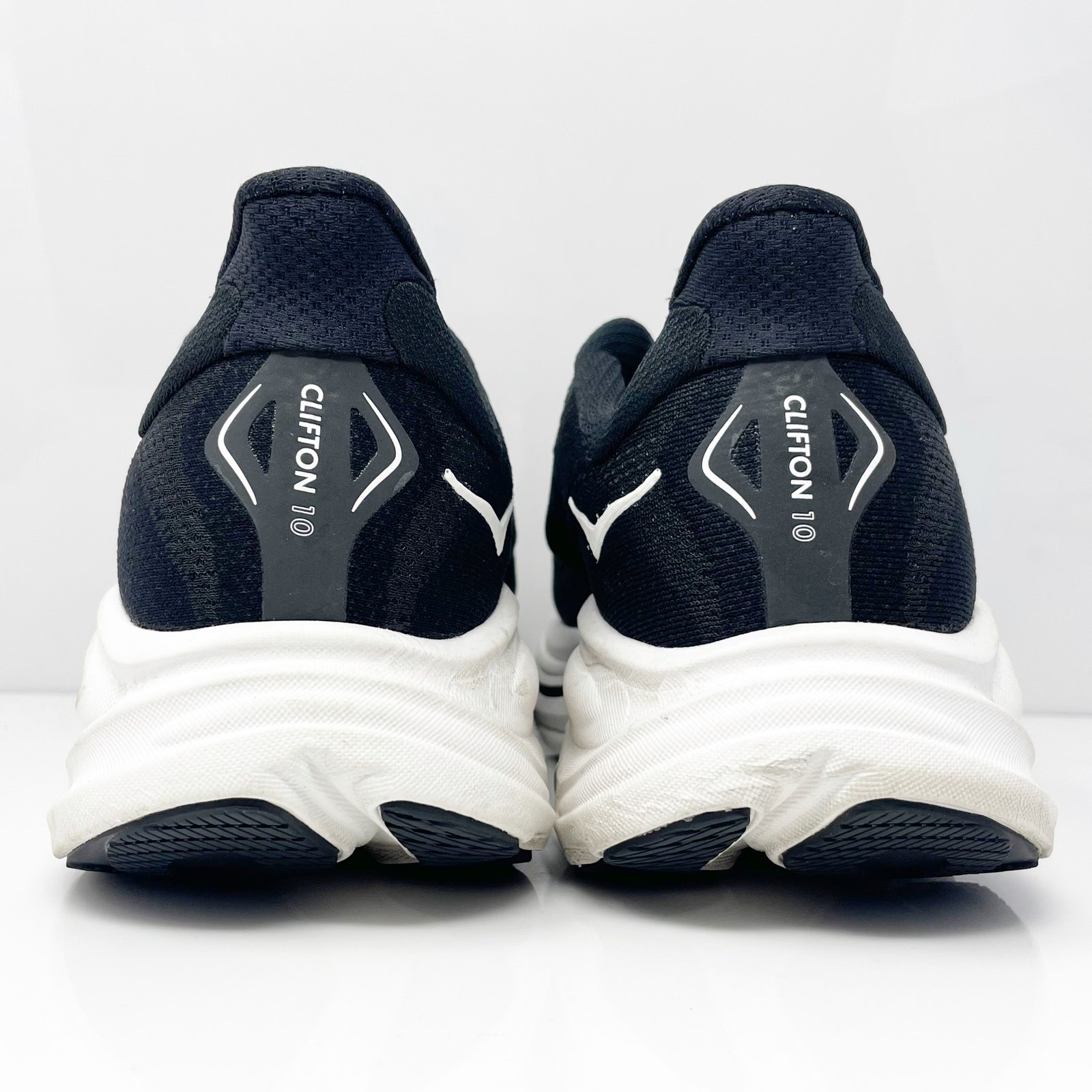 Hoka One One Mens Clifton 10 1162032 BWHT Black Running Shoes Sneakers Size 9 2E