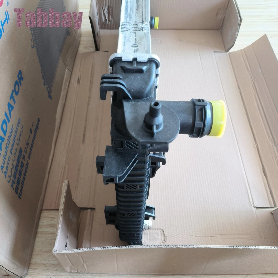 Radiador 95B121251A para 15-18 Porsche Macan Turbo 3.6L, 20-21 GTS, Turbo, S 2.9L Foto 3 de 4