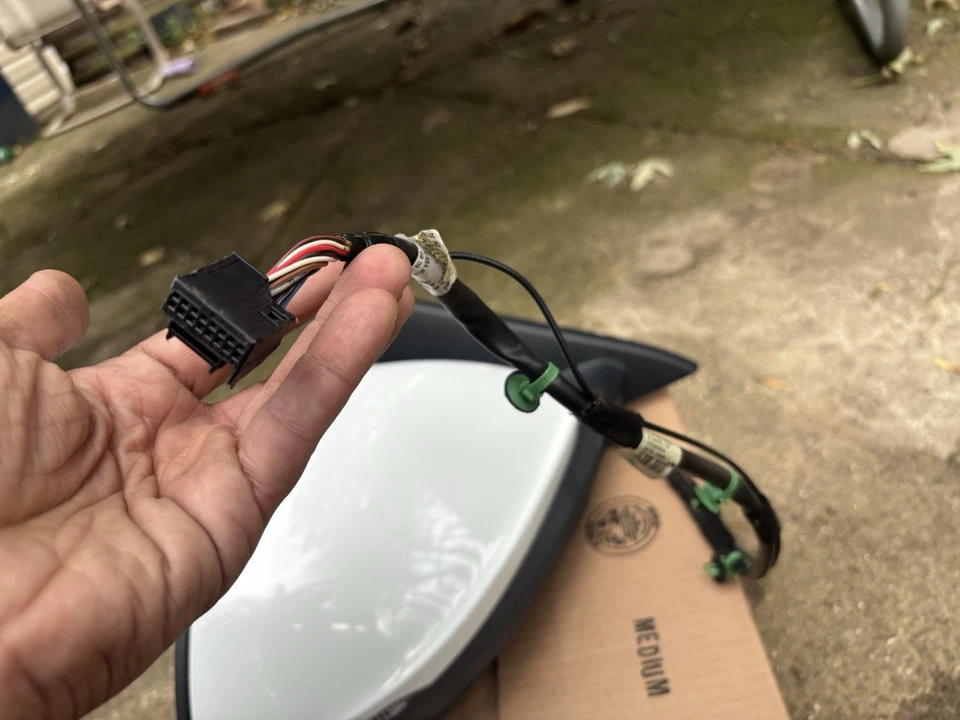 Audi Q8 2019-2024 cámara retrovisor lateral derecho del pasajero/atenuación automática/ciego OEM Foto 4 de 4