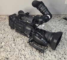 JVC Camera GY-HM750 Pro HD Fujinon 17x Lens 4 Batteries W/ Charger, Excellent