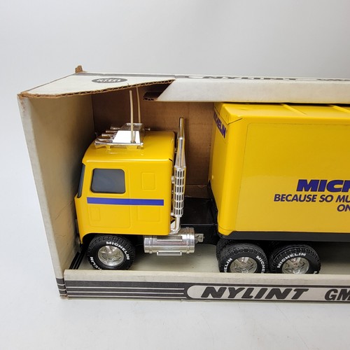 Nylint RARE Michelin Tires 61104-5491 Vintage Made in USA 21" GMC 18-WHEELER - Picture 3 of 9