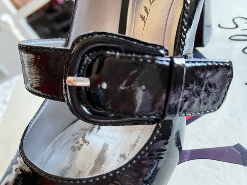 CLARKS MARY JANE SHOES SIZE 6 D BLACK PATENT LEATHER HEELS GOOD CONDITION - Picture 5 of 16