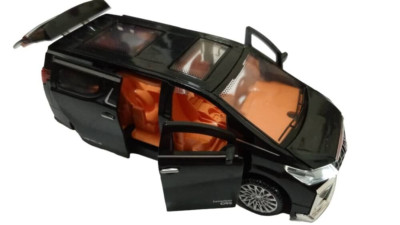 Toyota Alphard MPV .Sound &  Light  .Car Collectable Toys Gifts For Children