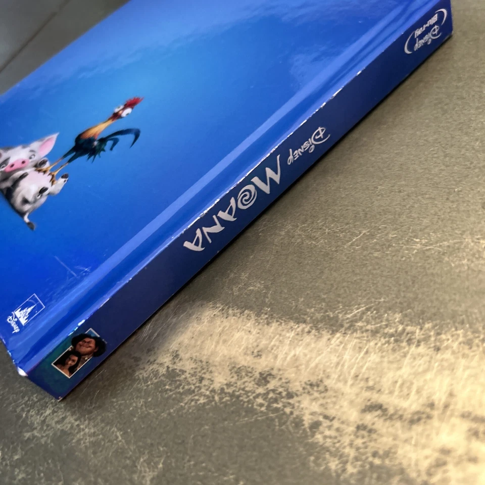 Moana Target Exclusive Blu-Ray w/ Storybook Digibook- Authentic US Release - Image 3 of 4