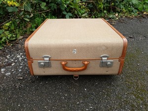 rev robe suitcase