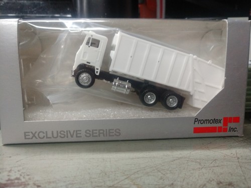 Camión de basura 1/87 Herpa/Promotex 6446 cabina blanca - White Road Commander escala H0 | Zustand: New