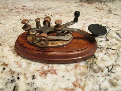 BEAUTIFUL WORKING TELEGRAPH KEY MOUNTED ON NICE BASE WITH METAL BOTTOM