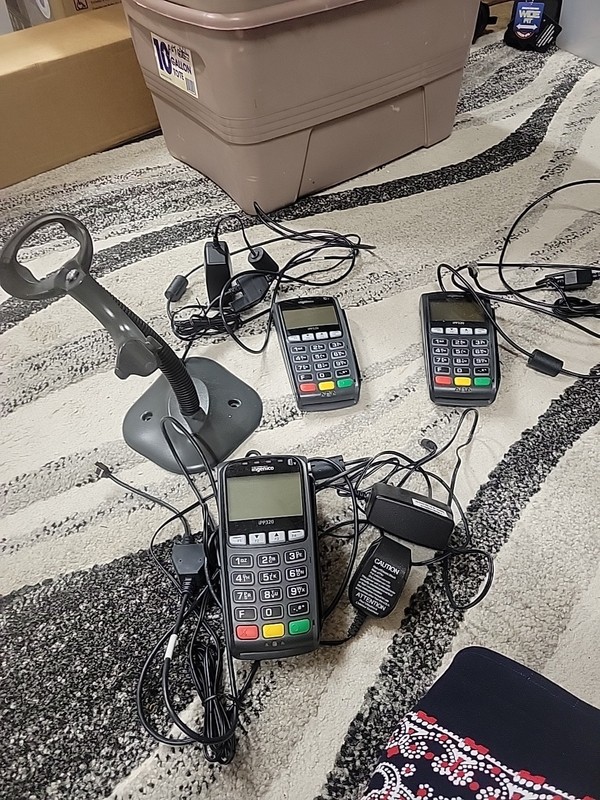 3x INGENICO IPP350-31T3154A Credit Card Machine, WORKING, With A Stand