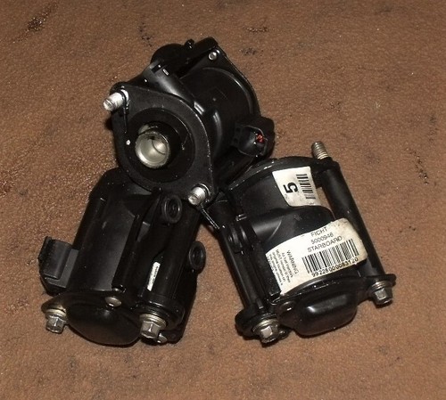 Evinrude 200 HP 2 Stroke Fuel Injector Set PN 5004444 5004443 Fits 2000 Models - Picture 5 of 6