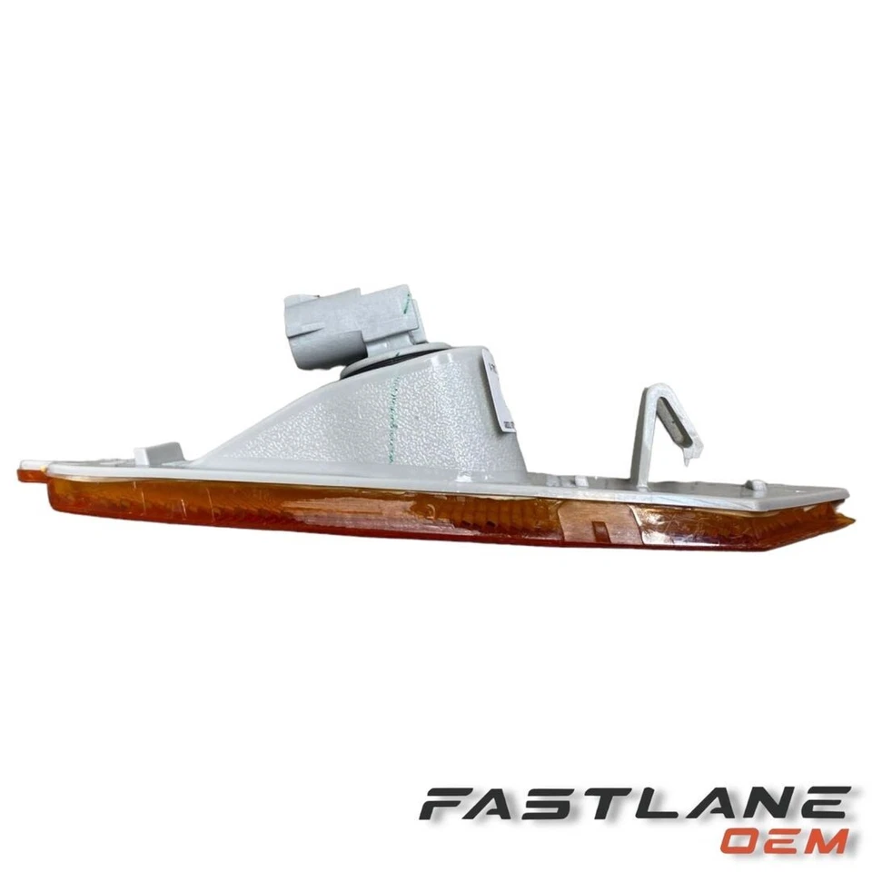 LÁMPARA CHEVROLET CAMARO 2010-2015, MARCADOR DELANTERO, DERECHA NUEVA OEM 92246244 Foto 3 de 4