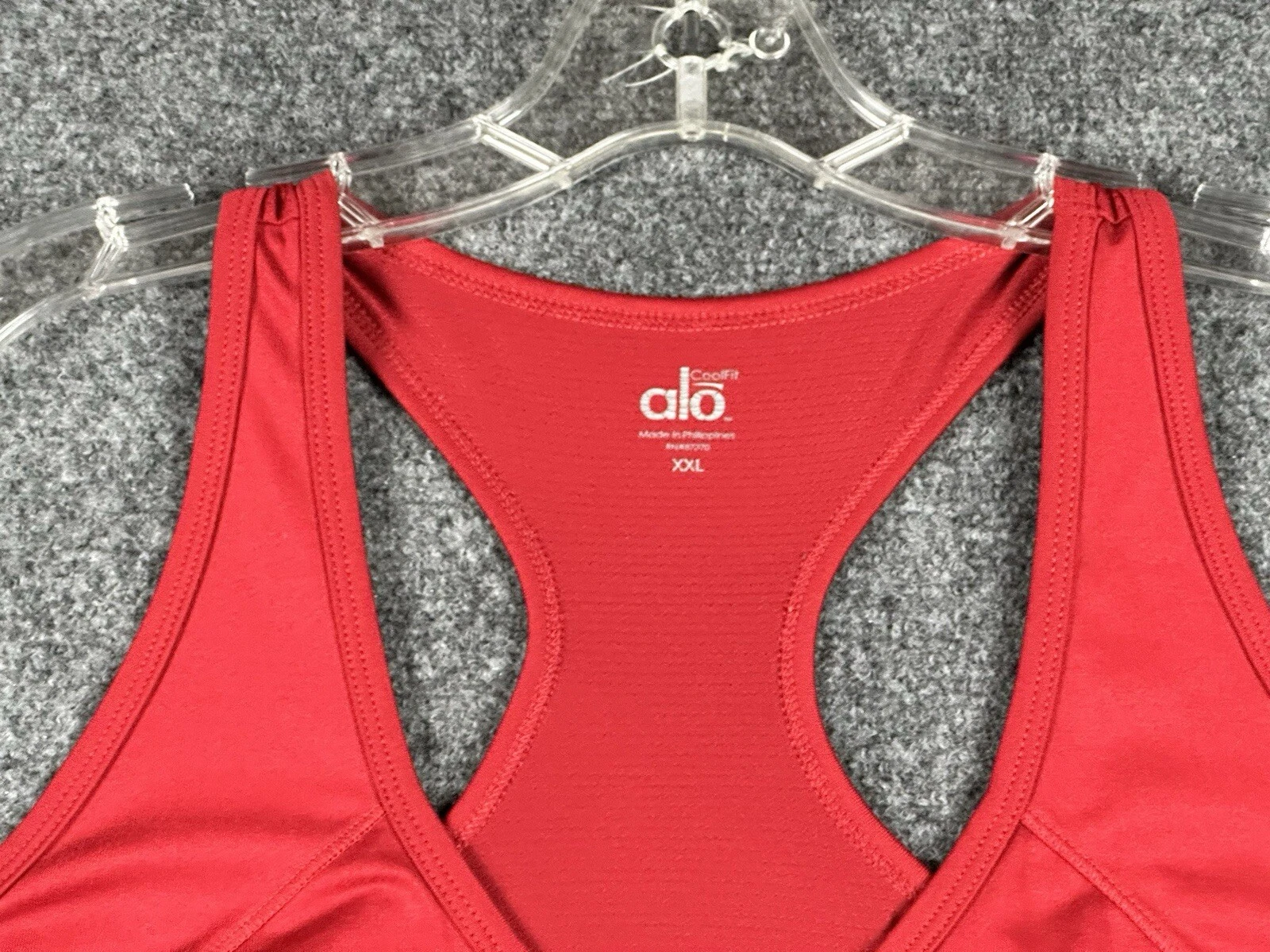 alo-yoga cherry coolfit wicking stretchable sleeveless yoga tank-top