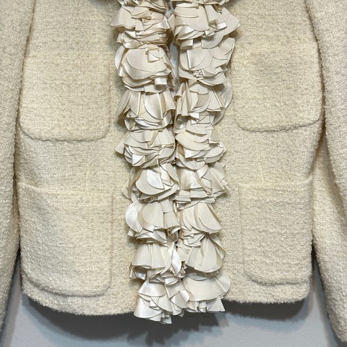 J. Chaqueta Astrid Crew Collection Flores en Cascada Mujer 14 Crema Lujo Boucle - Imagen 6 de 11
