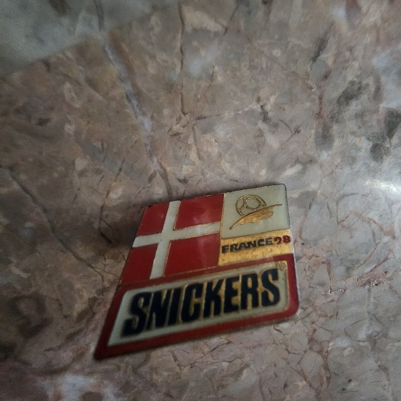 France 98 Fifa World Cup Denmark Flag Lapel Pin Snickers