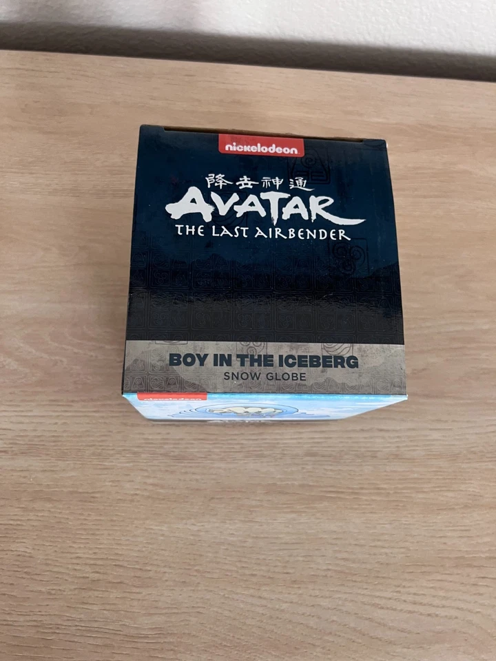 Globo de Neve RARO Avatar The Last Airbender Boy in the Iceberg por CultureFly - Imagem 2 de 4