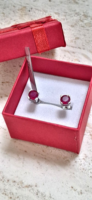 Gemporia Madagaskar Rubin Sterlingsilber Ohrringe.