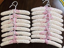 18 Decorative Hangers for Kids - Cream/Pink