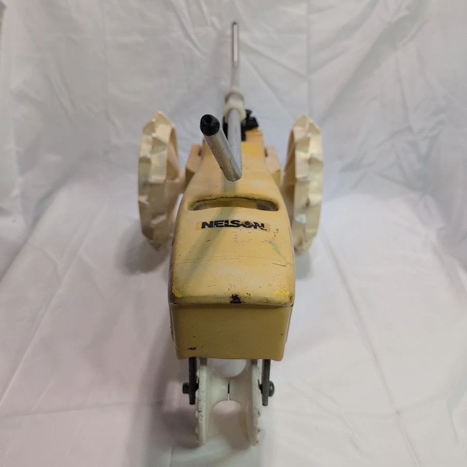 TRACTOR DE RIEGO ASPERSOR DE CÉSPED John Deere de hierro fundido NELSON de colección Foto 2 de 4