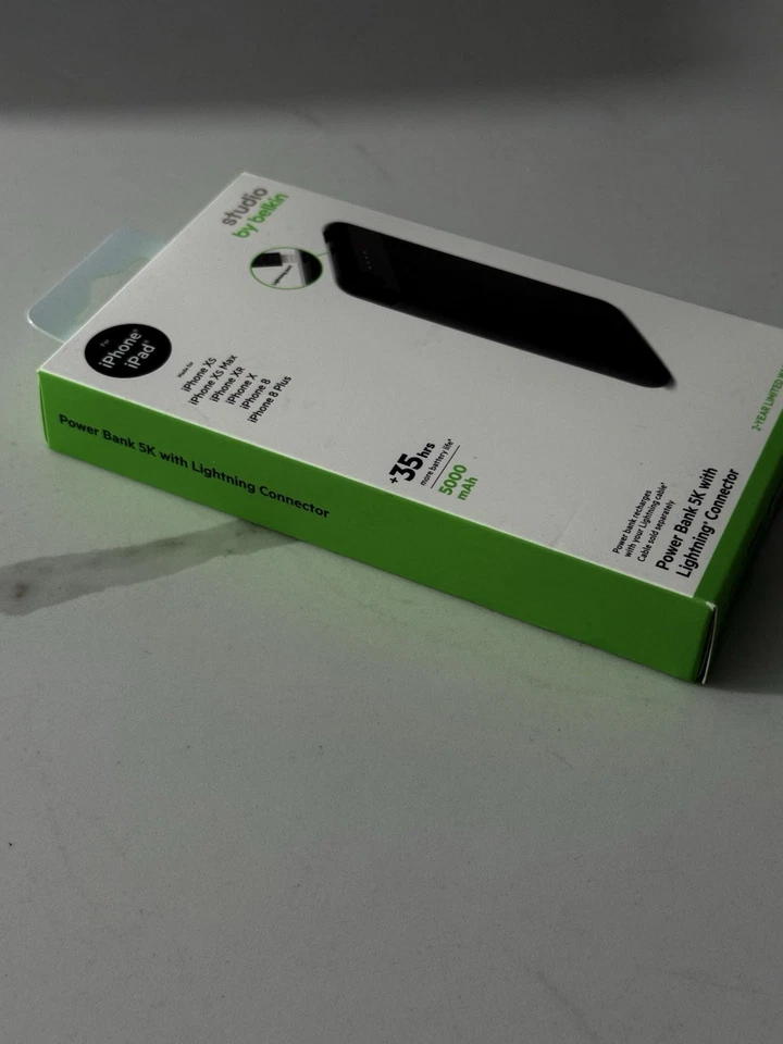 Belkin Boost Charge 5K mAh Power Bank with LighteningConnector For iPhone & iPad - Image 3 of 3