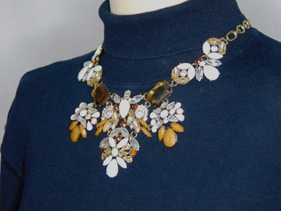 Collar distintivo de bisutería vintage con cuentas pedrería gruesas piedras decorativas Foto 4 de 4