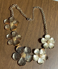 Vintage Flower Shape Asymmetrical Pendant Necklace Gold tone 17"