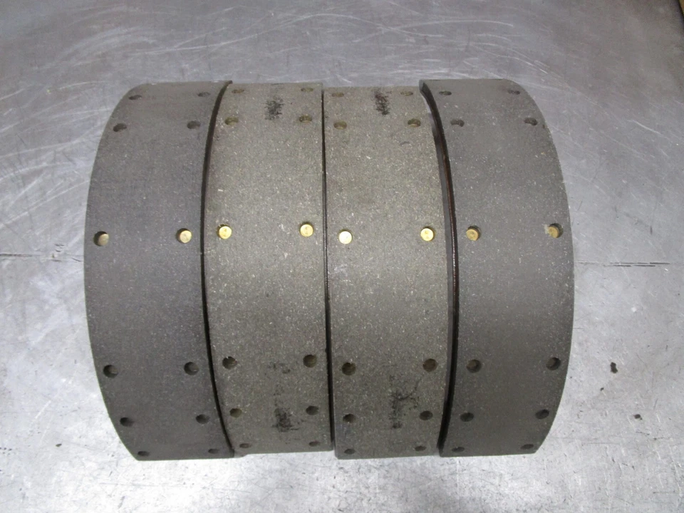 NORS Reman riveted brake shoe set #NA366 2.5" 1971-76 Cadillac DeVille Calais - Image 2 of 4