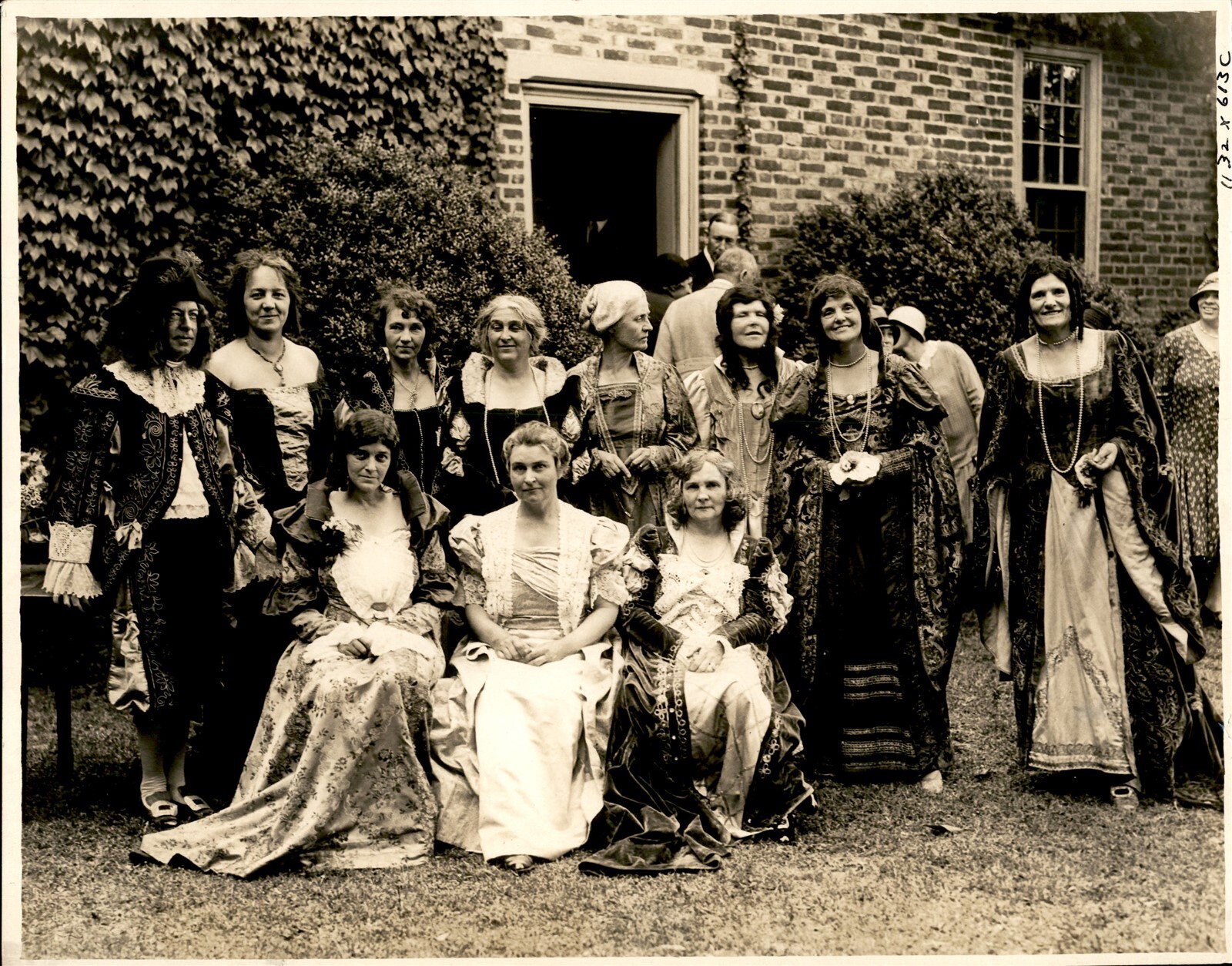GA176 Original Underwood Photo STEPPING BACK 300 YEARS Ladies Historic Costumes
