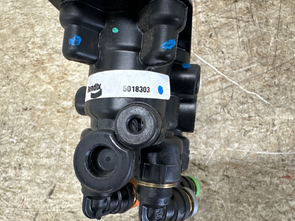 Freightliner Bendix Brake Valve 5018303 From 2020 Cascadia | eBay