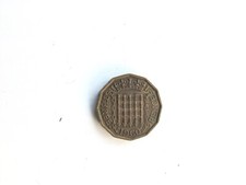 A 1960 Queen Elizabeth ll Brass Thruppenny bit 3d Coin