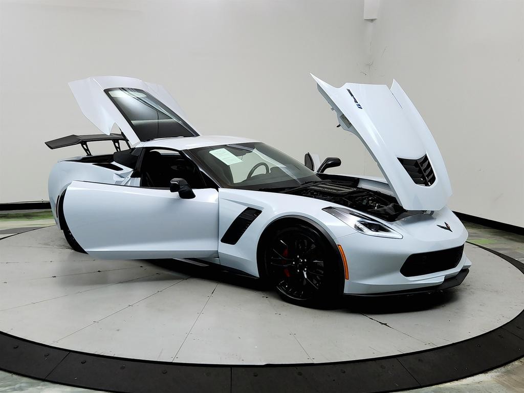 2019 White Chevrolet Corvette   | C7 Corvette Photo 10