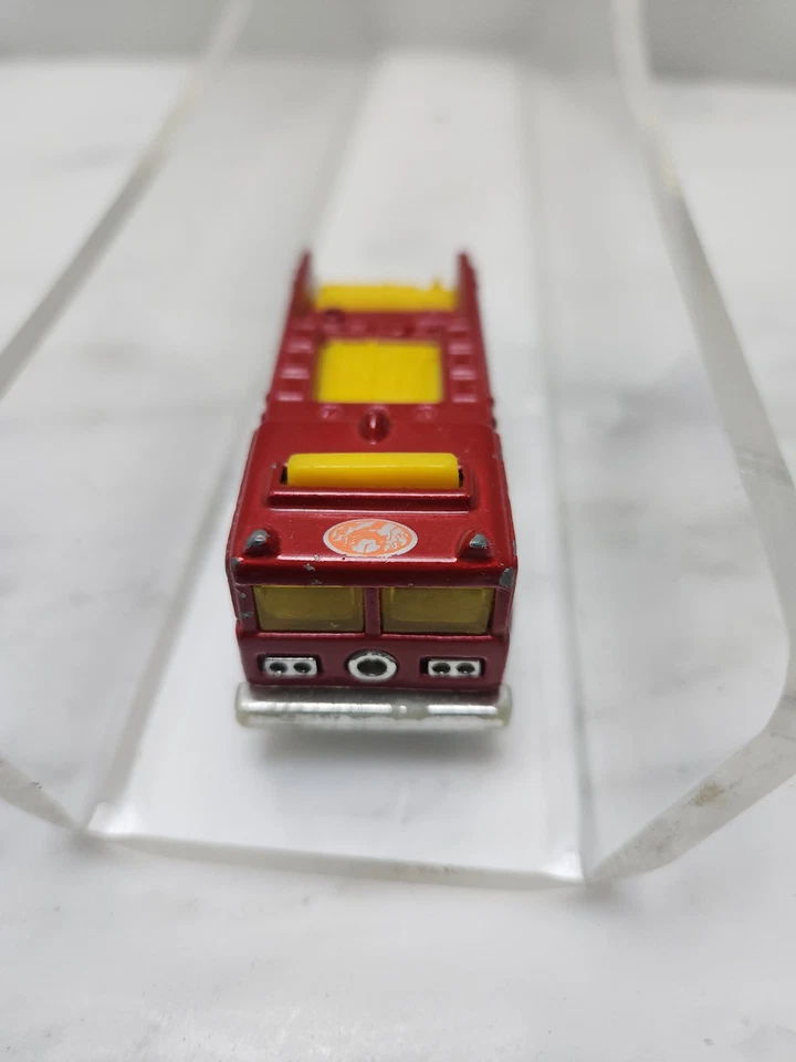 Hot Wheels 1976 caminhão de bombeiros amarelo variante 1:64 rodas vermelhas K2 - Imagem 4 de 4