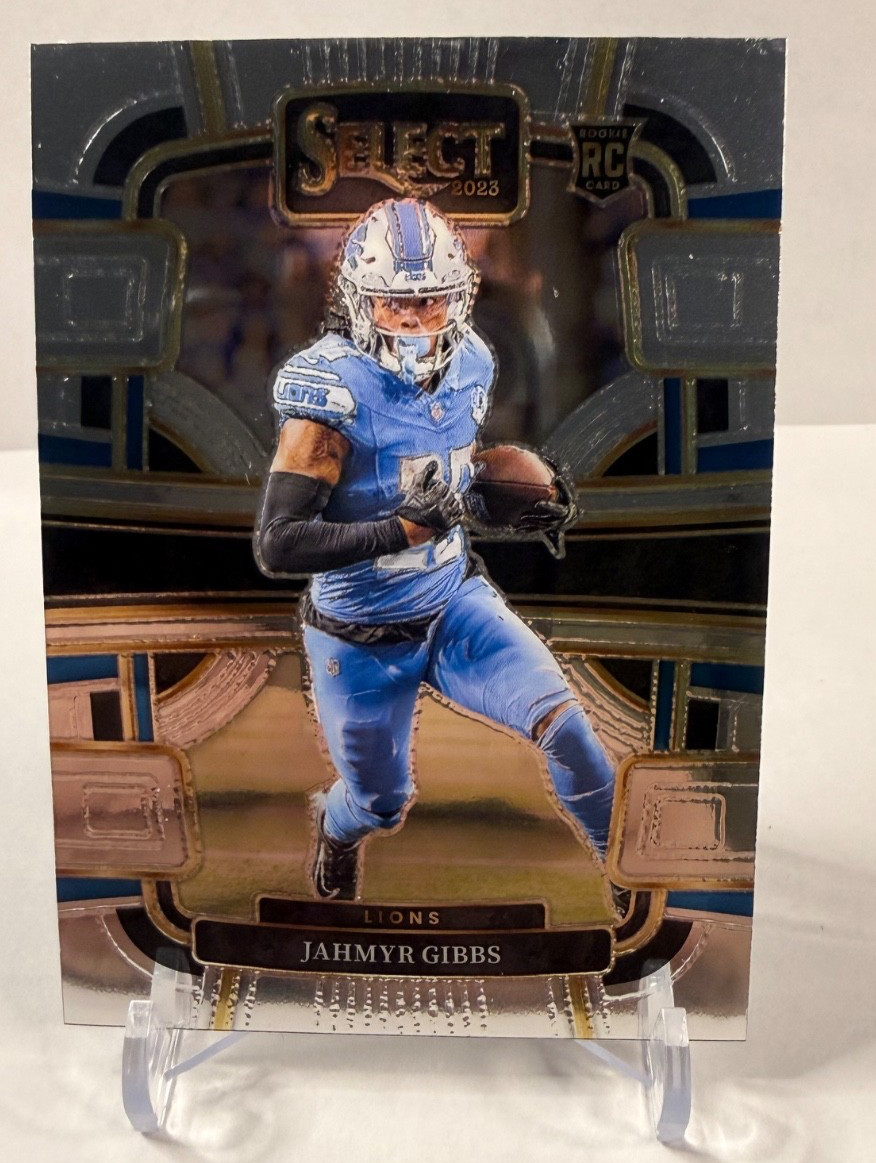 2023 PANINI SELECT JAHMYR GIBBS RC SILVER PRIZM ROOKIE CONCOURSE LEVEL #34 LIONS