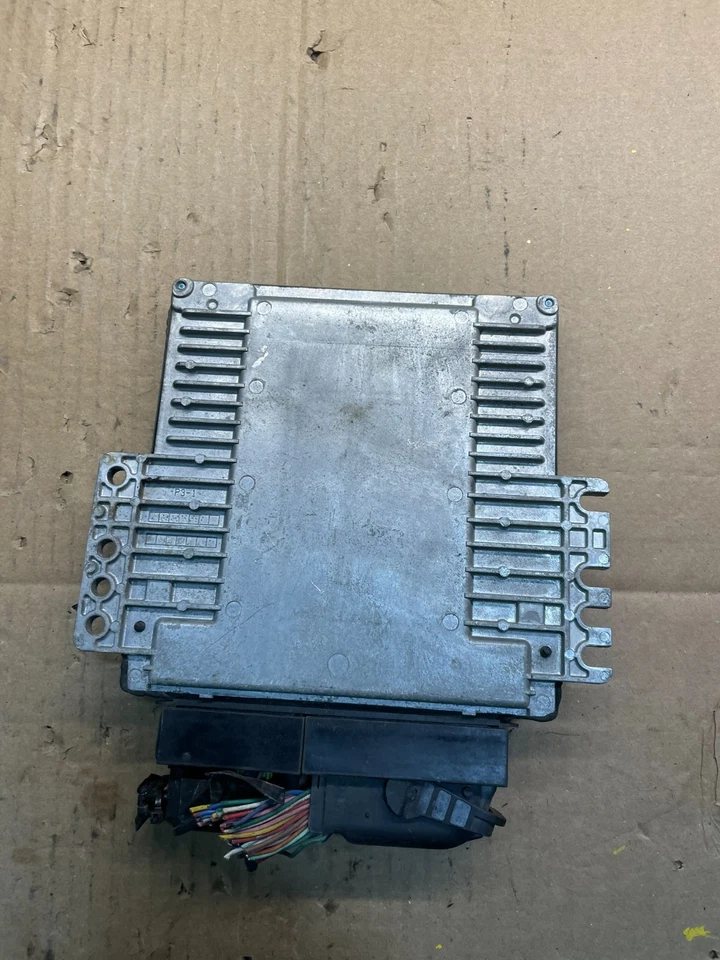 Nissan Pathfinder 2008 4,0 L motor ECM ECU módulo informático u2153 DG Foto 3 de 4